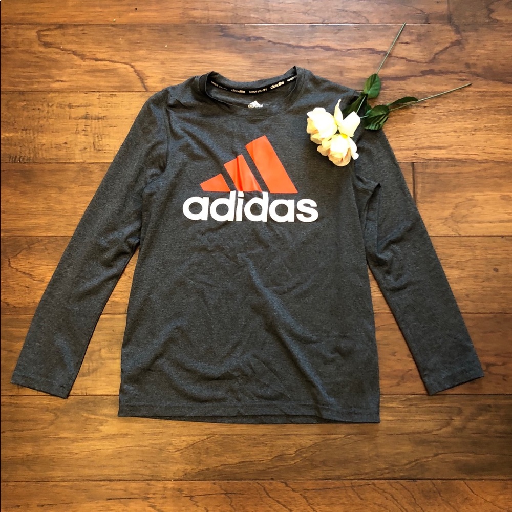 Boys Adidas Long Sleeve Performance T. Size M.